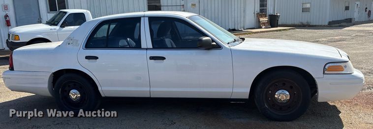 image for item DY0532 2011 Ford Crown Victoria Police Interceptor 