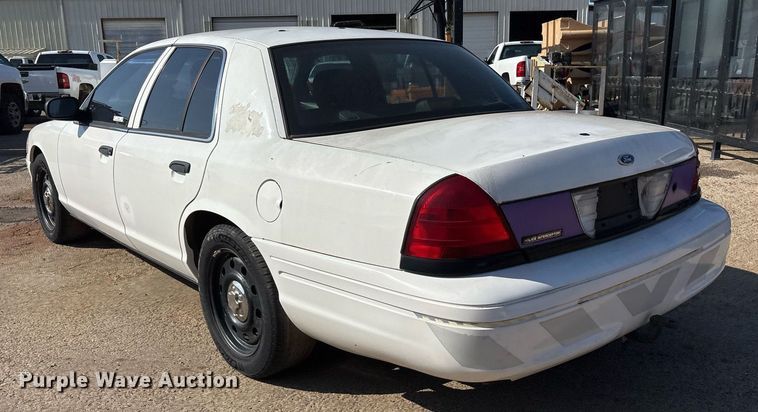 image for item DY0532 2011 Ford Crown Victoria Police Interceptor 