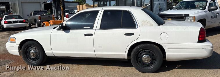 image for item DY0532 2011 Ford Crown Victoria Police Interceptor 