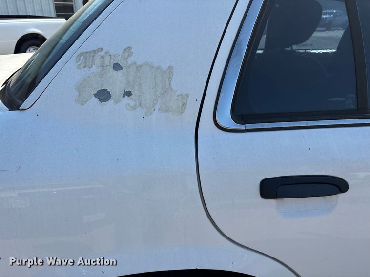 image for item DY0532 2011 Ford Crown Victoria Police Interceptor 