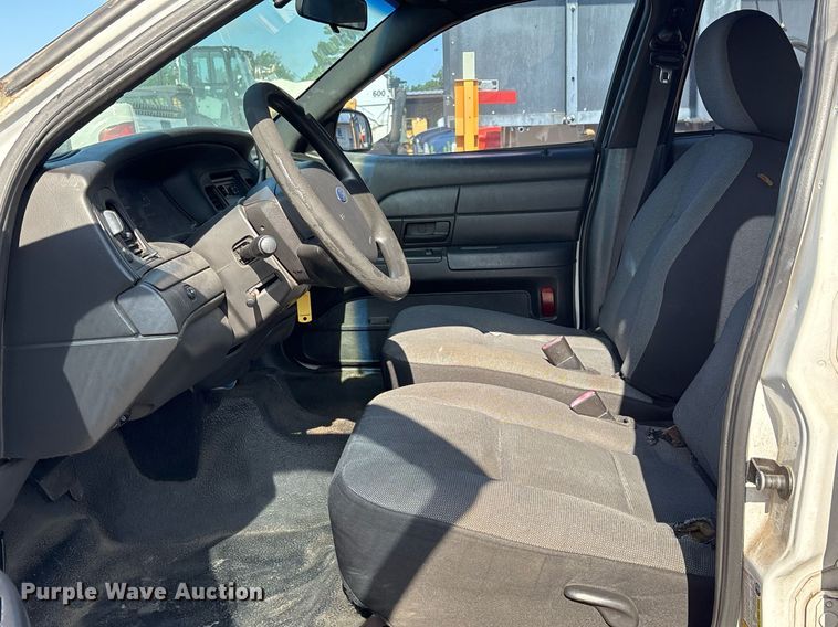 image for item DY0532 2011 Ford Crown Victoria Police Interceptor 