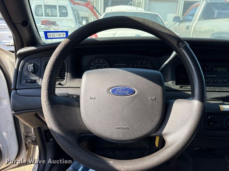 image for item DY0532 2011 Ford Crown Victoria Police Interceptor 