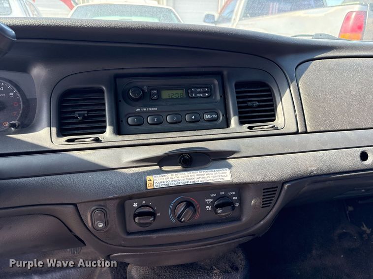 image for item DY0532 2011 Ford Crown Victoria Police Interceptor 