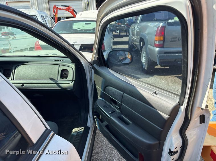 image for item DY0532 2011 Ford Crown Victoria Police Interceptor 