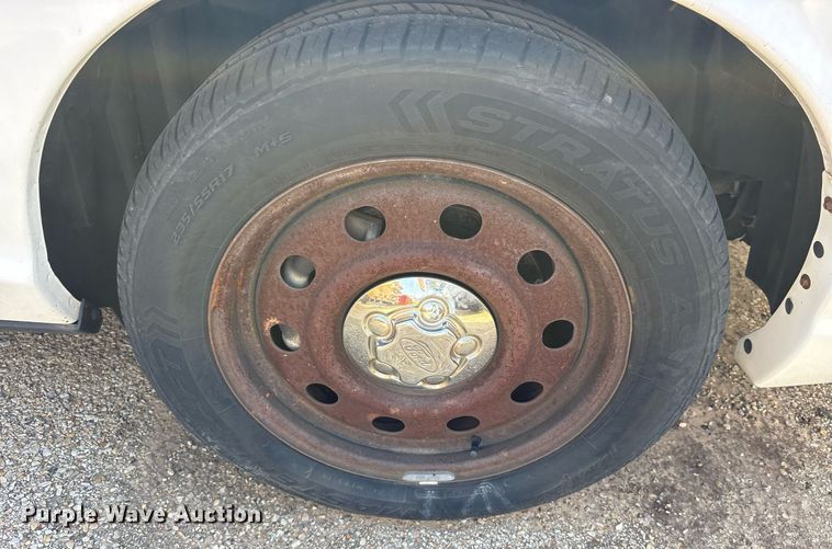 image for item DY0532 2011 Ford Crown Victoria Police Interceptor 