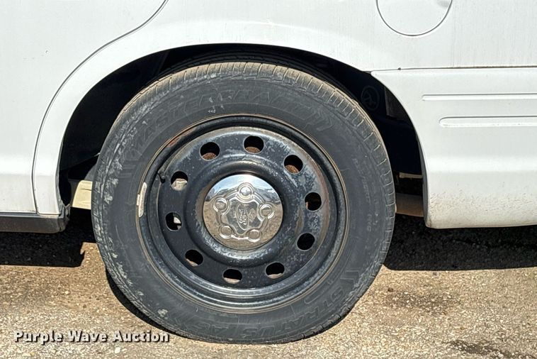 image for item DY0532 2011 Ford Crown Victoria Police Interceptor 