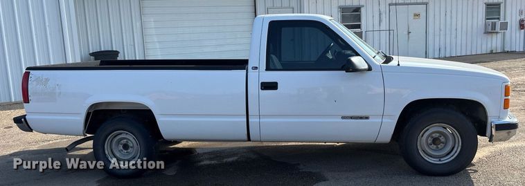 image for item DY0533 1998 GMC Sierra 1500 pickup truck