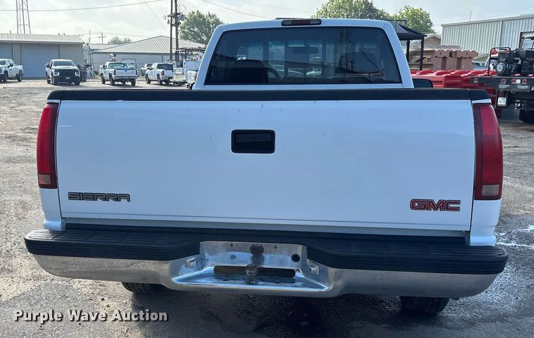 image for item DY0533 1998 GMC Sierra 1500 pickup truck