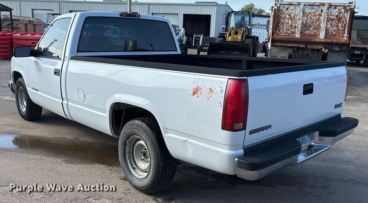 image for item DY0533 1998 GMC Sierra 1500 pickup truck