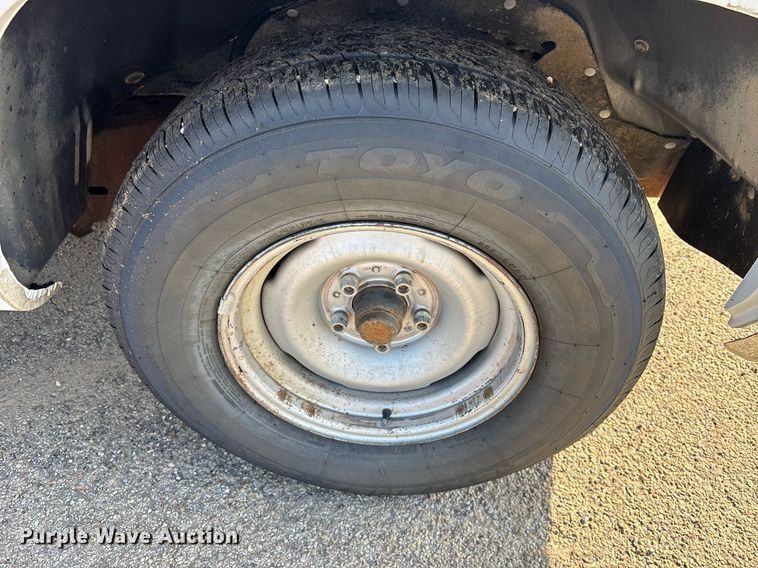 image for item DY0533 1998 GMC Sierra 1500 pickup truck