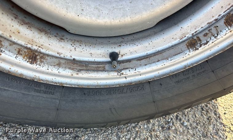 image for item DY0533 1998 GMC Sierra 1500 pickup truck