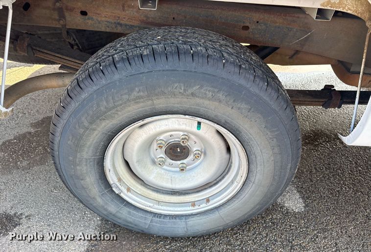 image for item DY0533 1998 GMC Sierra 1500 pickup truck