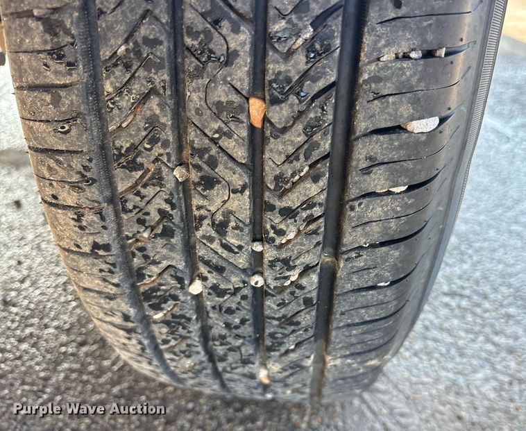 image for item DY0533 1998 GMC Sierra 1500 pickup truck