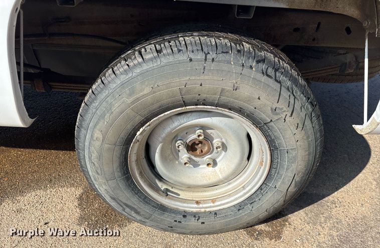 image for item DY0533 1998 GMC Sierra 1500 pickup truck