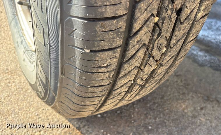 image for item DY0533 1998 GMC Sierra 1500 pickup truck