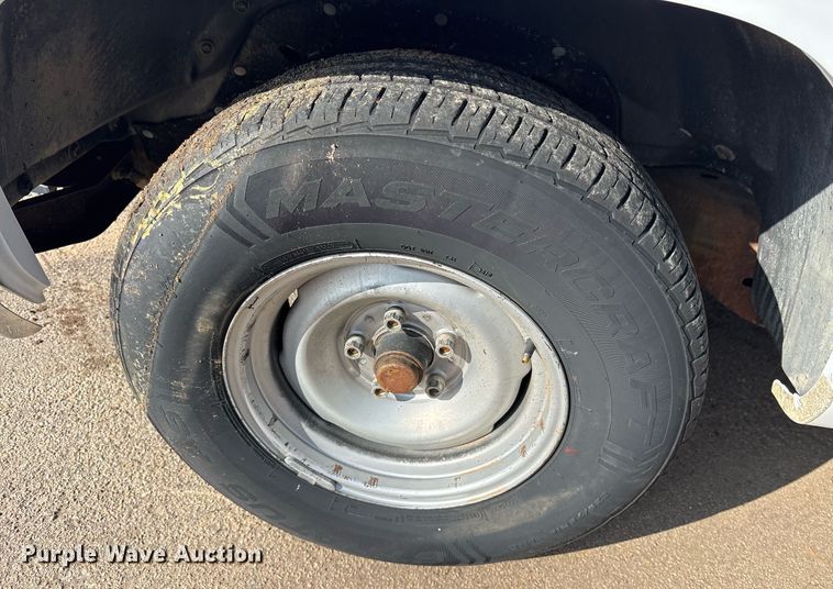 image for item DY0533 1998 GMC Sierra 1500 pickup truck