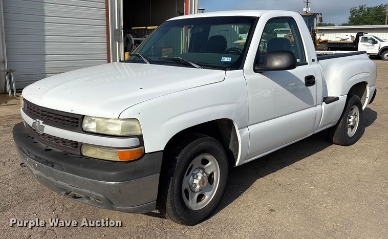 image for item DY0534 2000 Chevrolet Silverado 1500 pickup truck