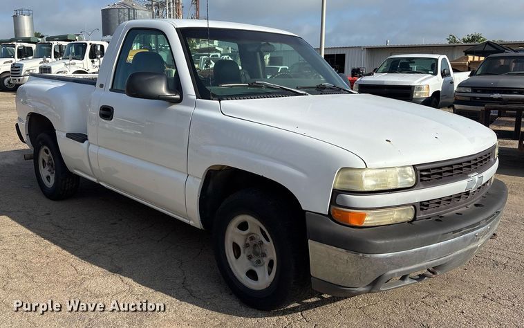 image for item DY0534 2000 Chevrolet Silverado 1500 pickup truck