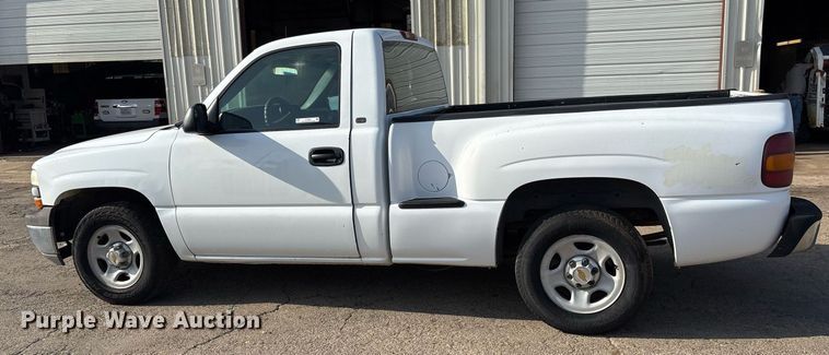 image for item DY0534 2000 Chevrolet Silverado 1500 pickup truck