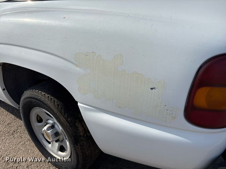 image for item DY0534 2000 Chevrolet Silverado 1500 pickup truck