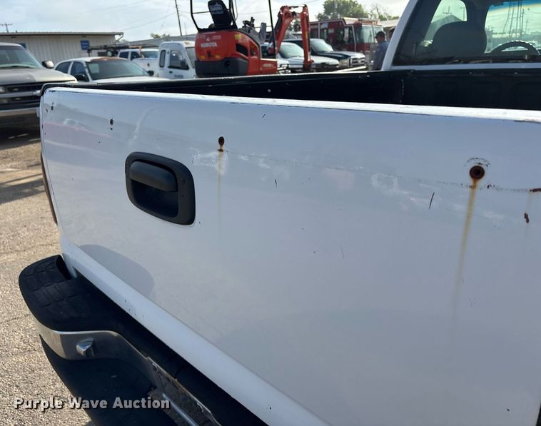 image for item DY0534 2000 Chevrolet Silverado 1500 pickup truck