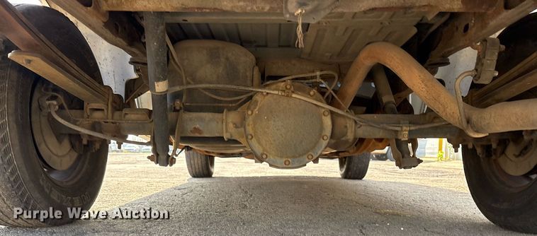 image for item DY0534 2000 Chevrolet Silverado 1500 pickup truck