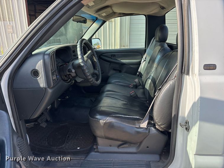 image for item DY0534 2000 Chevrolet Silverado 1500 pickup truck