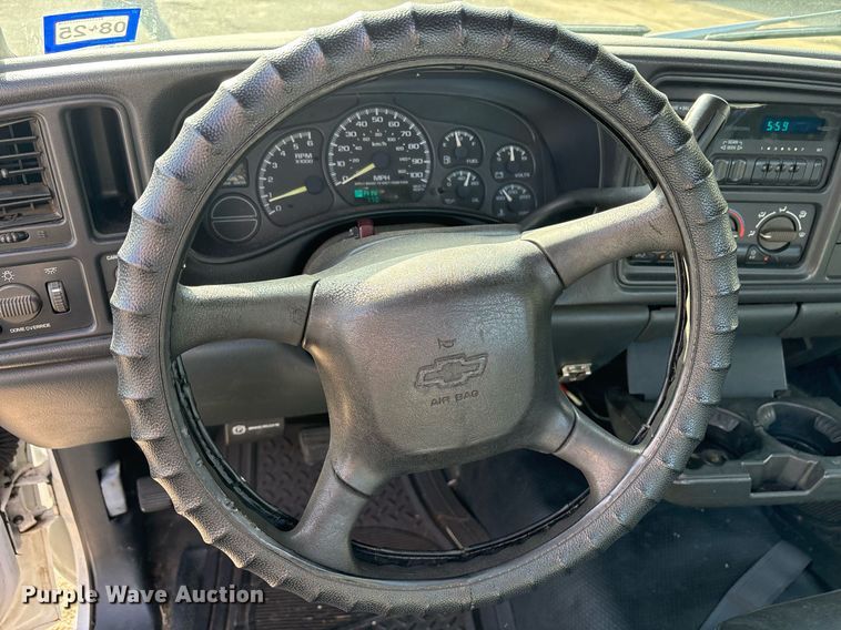 image for item DY0534 2000 Chevrolet Silverado 1500 pickup truck