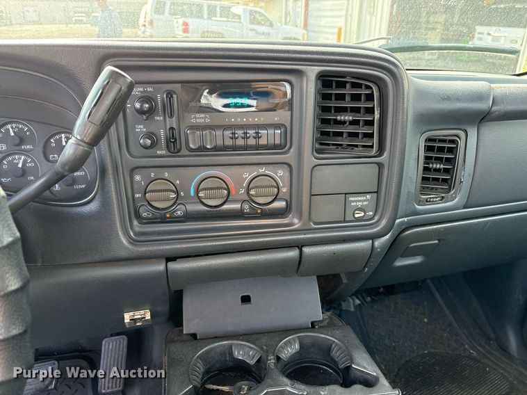 image for item DY0534 2000 Chevrolet Silverado 1500 pickup truck