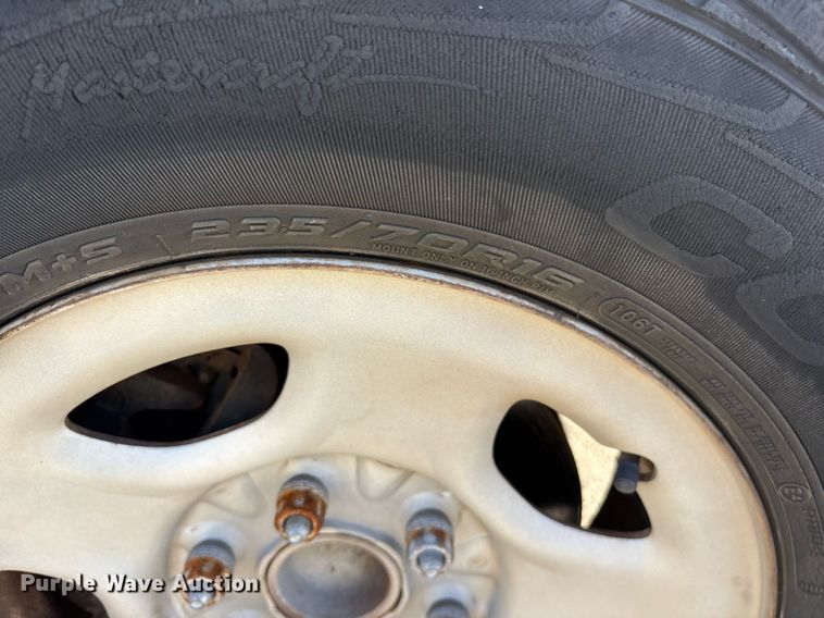 image for item DY0534 2000 Chevrolet Silverado 1500 pickup truck