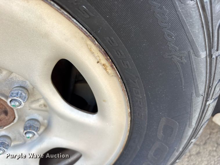 image for item DY0534 2000 Chevrolet Silverado 1500 pickup truck