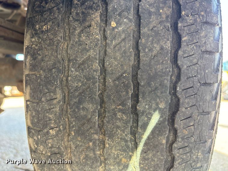 image for item DY0534 2000 Chevrolet Silverado 1500 pickup truck