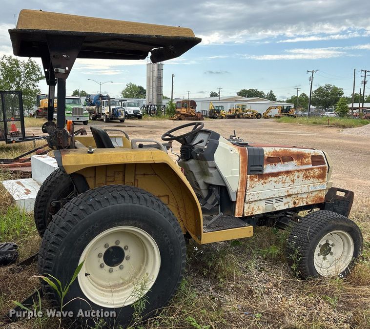 image for item DY0535 Cub Cadet 7360SS MFWD tractor
