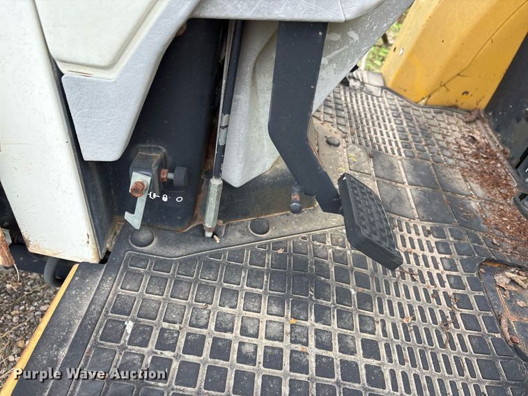 image for item DY0535 Cub Cadet 7360SS MFWD tractor