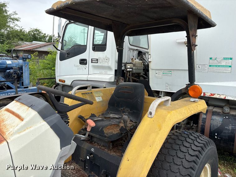 image for item DY0535 Cub Cadet 7360SS MFWD tractor