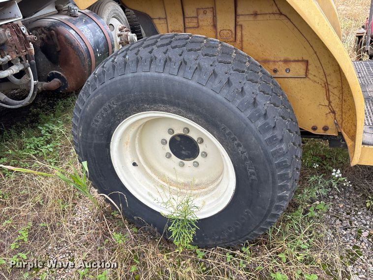 image for item DY0535 Cub Cadet 7360SS MFWD tractor