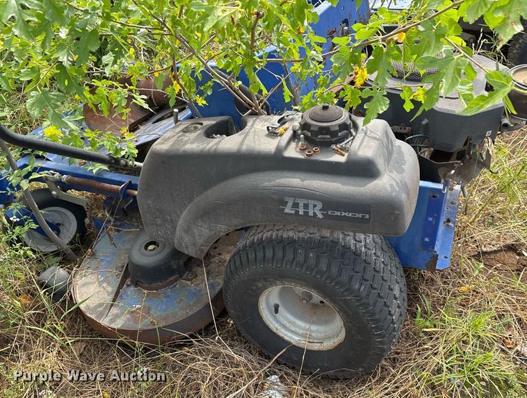 image for item DY0537 (4) lawn mowers