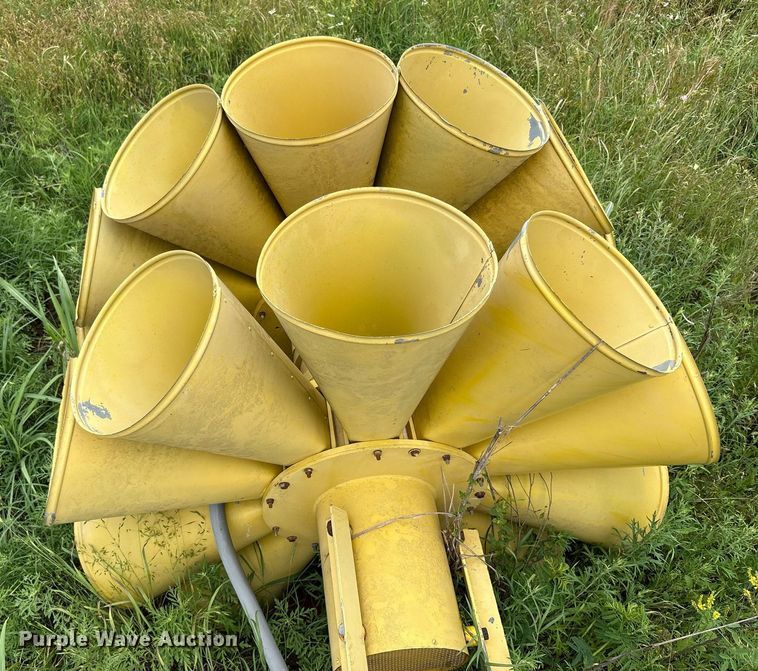 image for item DY2546 Federal Sign & Signal Corp 2T-22 K72 tornado siren