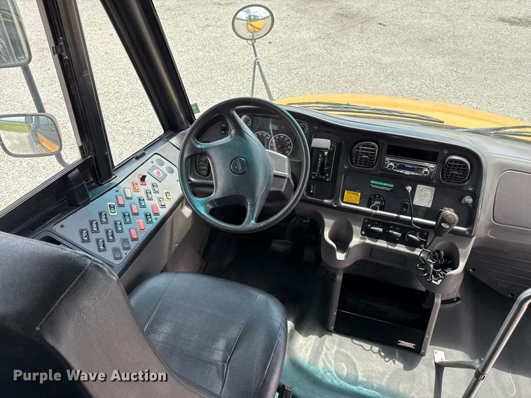 image for item DZ4197 2010 Thomas  Saf-T-liner school bus