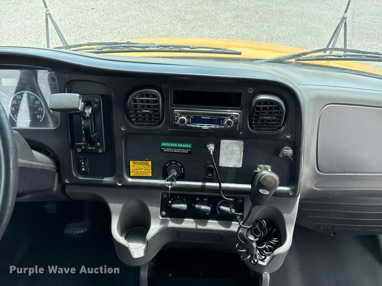 image for item DZ4197 2010 Thomas  Saf-T-liner school bus