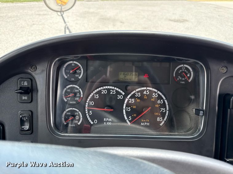 image for item DZ4197 2010 Thomas  Saf-T-liner school bus