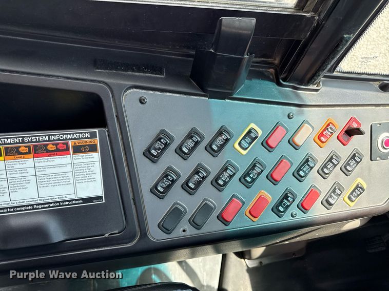 image for item DZ4197 2010 Thomas  Saf-T-liner school bus