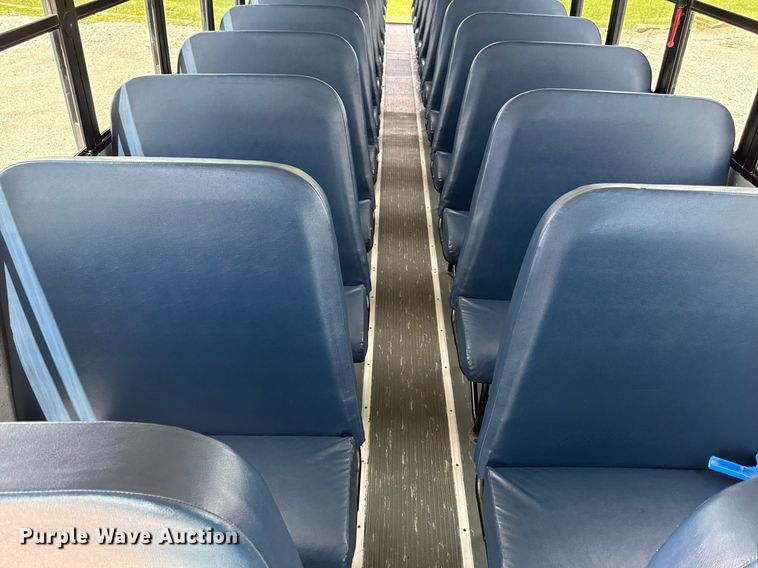 image for item DZ4197 2010 Thomas  Saf-T-liner school bus