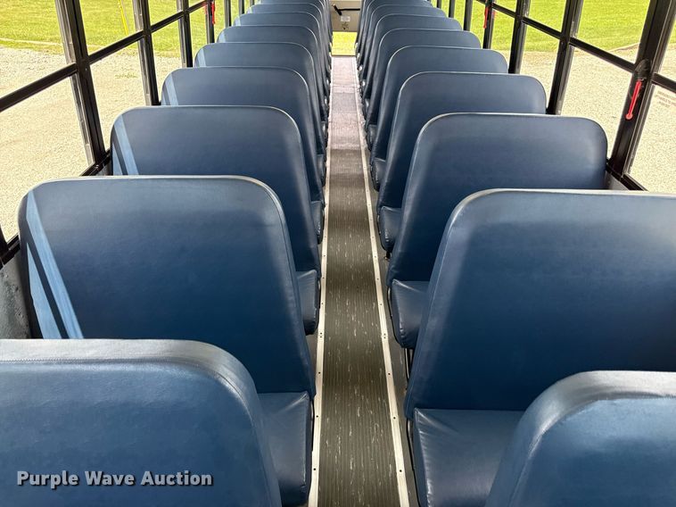 image for item DZ4197 2010 Thomas  Saf-T-liner school bus