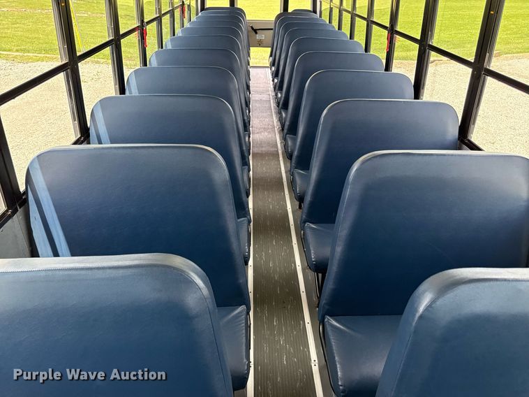 image for item DZ4197 2010 Thomas  Saf-T-liner school bus