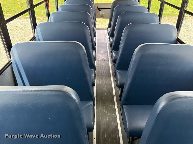 image for item DZ4197 2010 Thomas  Saf-T-liner school bus