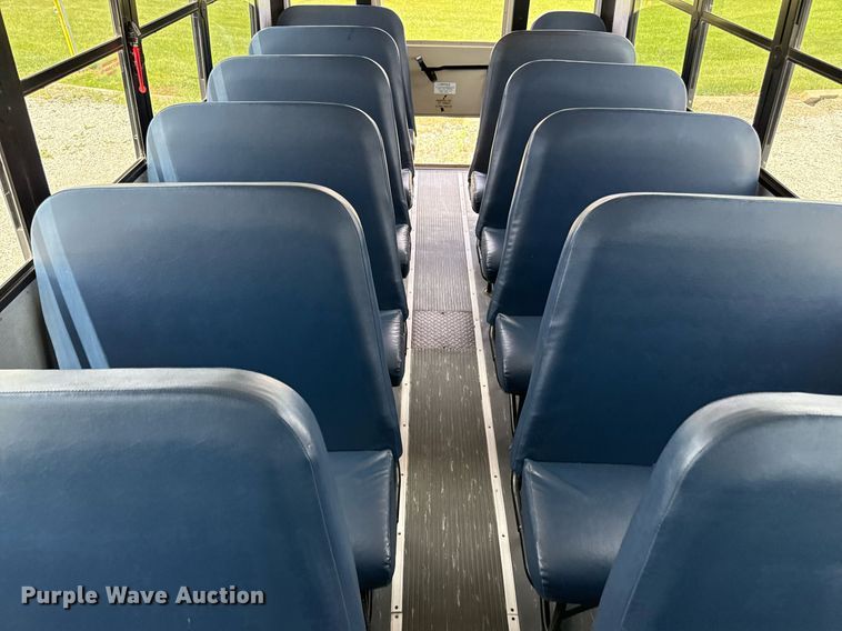 image for item DZ4197 2010 Thomas  Saf-T-liner school bus