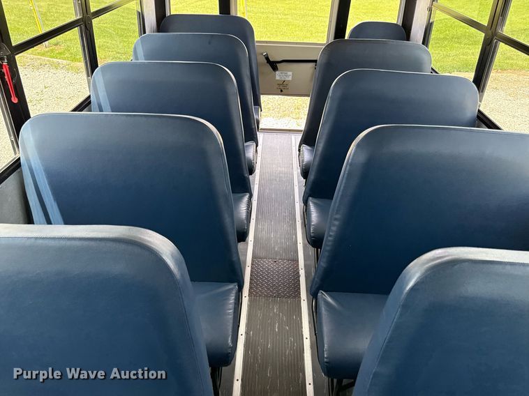 image for item DZ4197 2010 Thomas  Saf-T-liner school bus