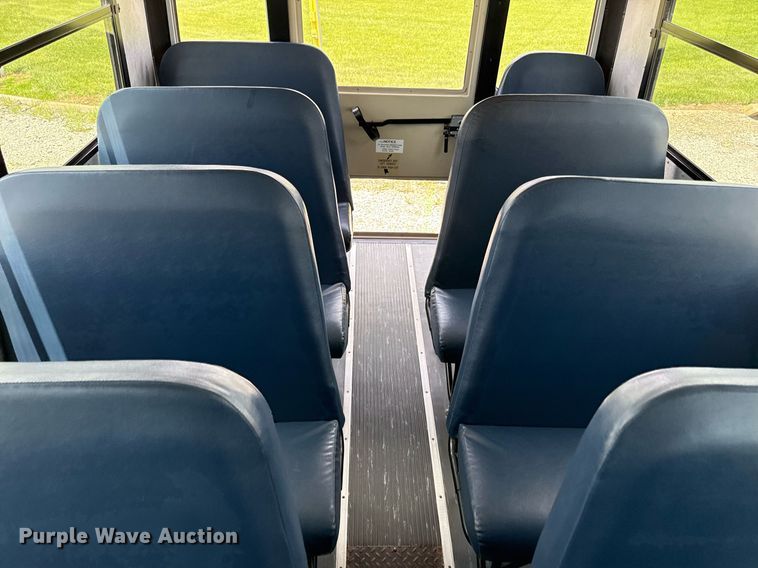 image for item DZ4197 2010 Thomas  Saf-T-liner school bus