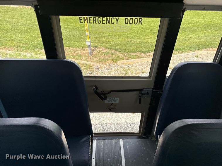 image for item DZ4197 2010 Thomas  Saf-T-liner school bus